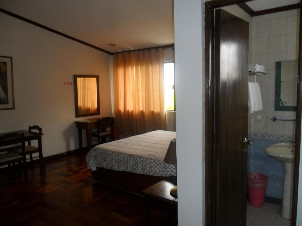 Tagaytay Econo Hotel Tagaytay City Bilik gambar